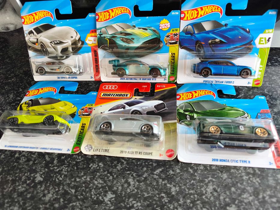 Miniaturas Matchbox e HotWheels