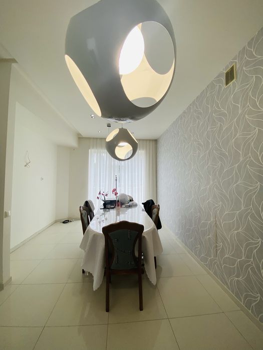 Оренда будинку 4+ кімнат