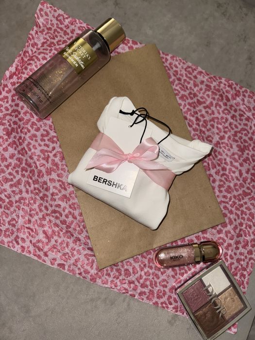 XS, S, M. Футболки Bershka бершка, футболки в стилі скімс skims