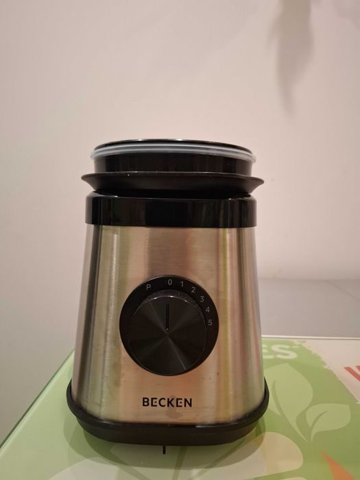 Liquidificadora Becken BTB9668 - 1000 W - 1.5 L capacidade