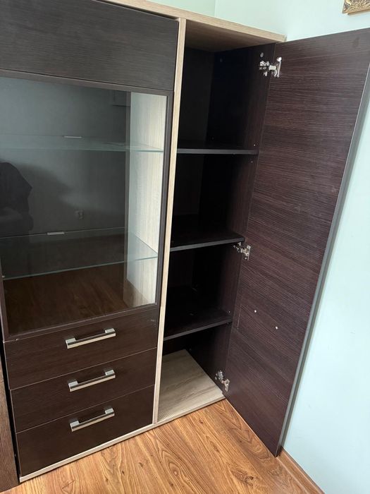 Regał z szafą z podświetleniem led