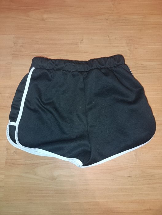 Czarne spodenki z croppa