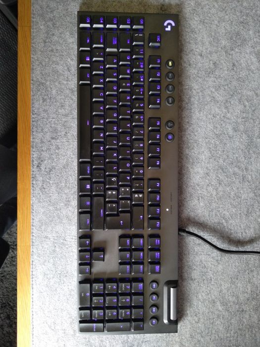 Teclado Logitech G815