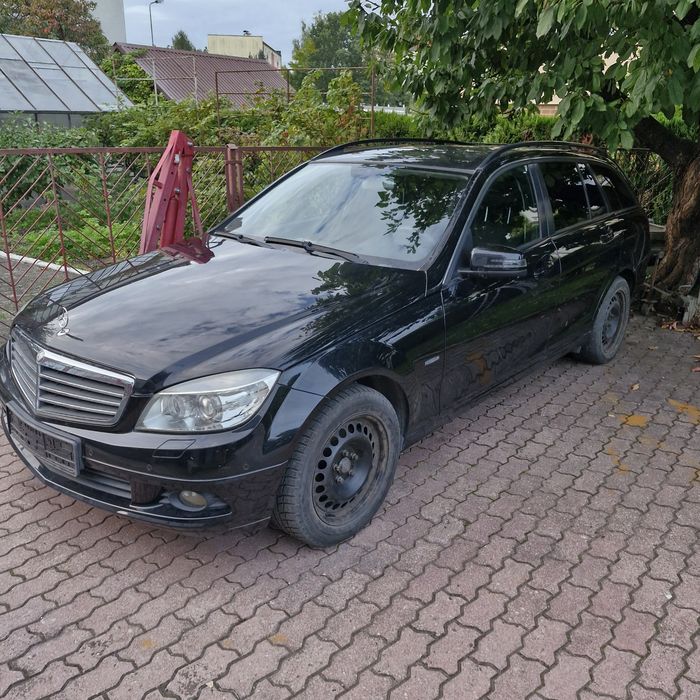 Mercedes c klasa w 204  w-204 rok 2010 kod lakieru c 197