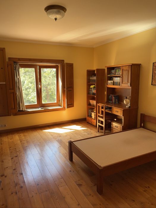 Quartos com muita luz natural disponível para arrendar