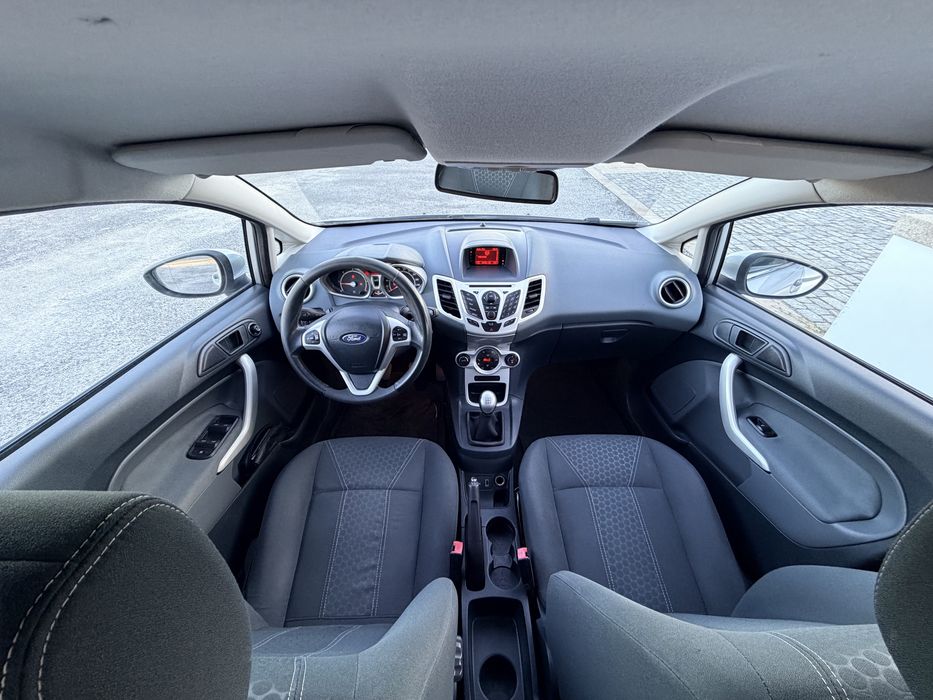 Ford fiesta 1.6 tdci motor PSA 110 cv exlente estado .