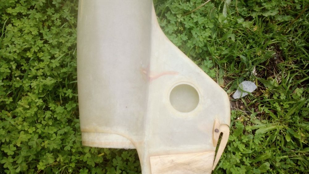 Fuselagem de avião telecomandado.