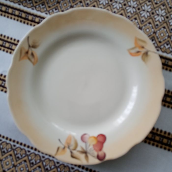 Вінтажний столовий сервіз виробництва 80-х років минулого століття