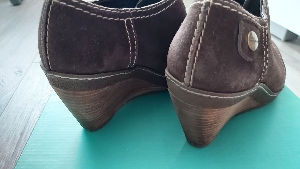 Ботинки Clarks замшевые