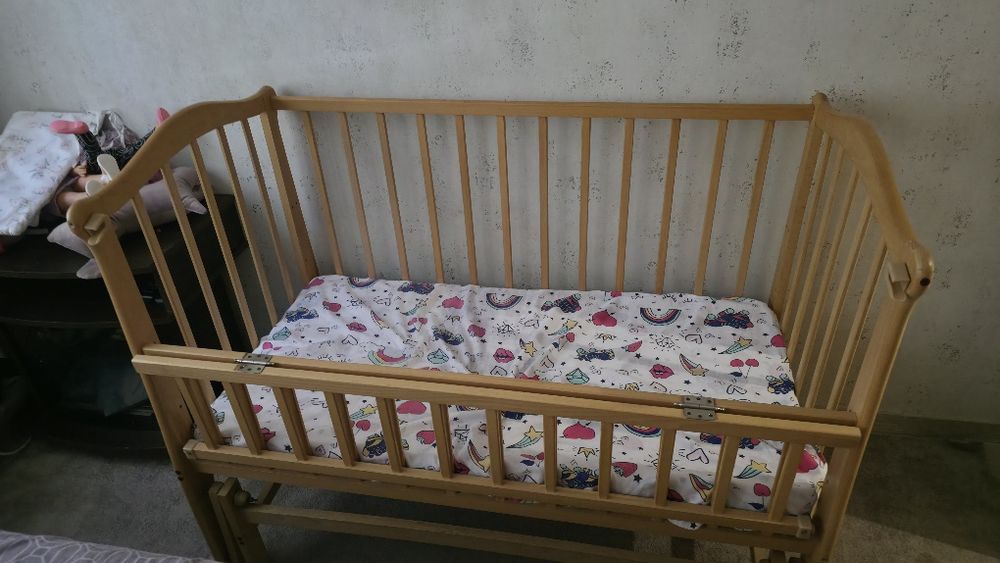 Дитяче ліжечко колиска