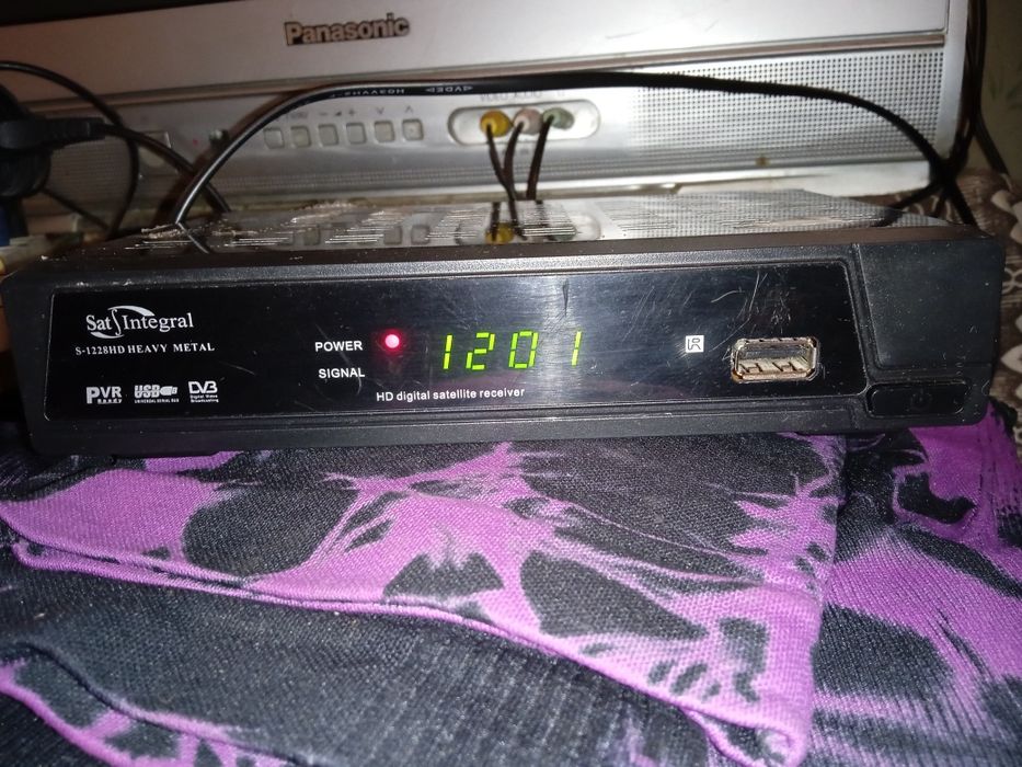 Продам ресивер sat integral s-1228 hd б/у