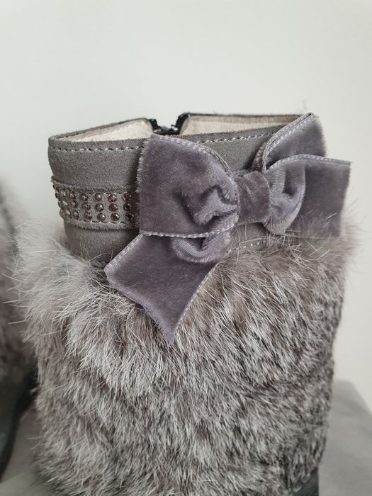 Śliczne kozaki dla dziewczynki z futerkiem 20