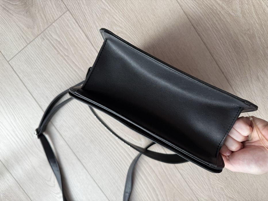 Torebka sinsay kuferek czarna