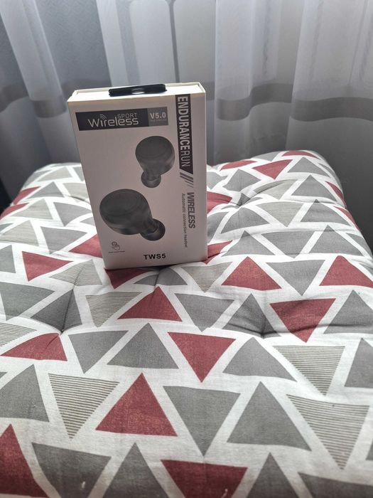 Продам навушники бездротові  150грн.