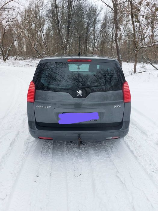 Продам Пежо 5008