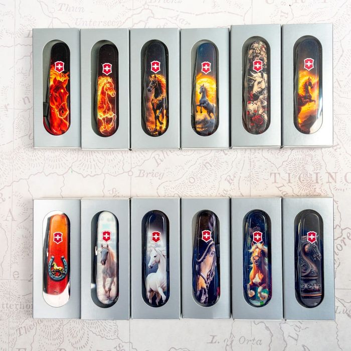 Ніж VICTORINOX Spartan ZODIAC Вогняний Кінь Рік Коня Huntsman Climber