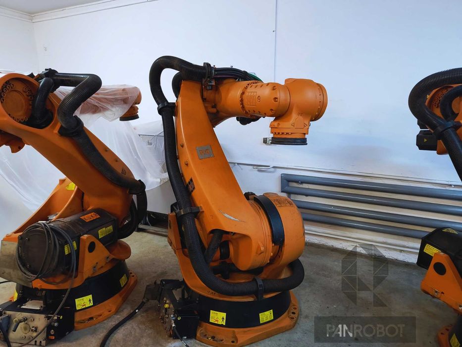 Robot przemysłowy KUKA KR210 - gotowy do pracy - serwisujemy roboty
