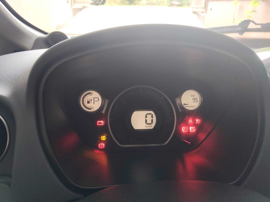 Peugeot iOn