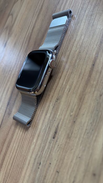 Apple Watch Series 8 GPS + Cellular aço inoxidável