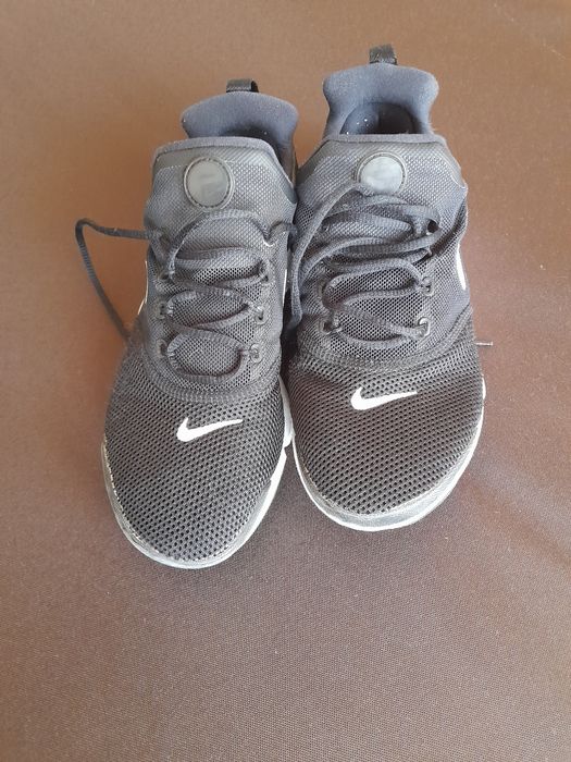 Tenis em bom estado