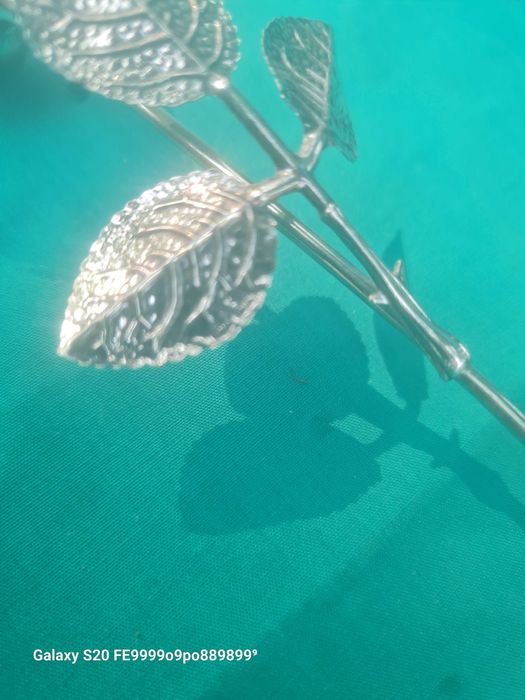 Rosa em prata portuguesa.