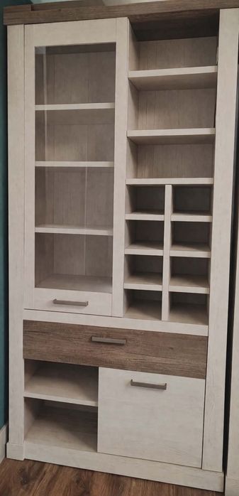Zestaw mebli do salonu / jadalni – 2 witryny + komoda + półka