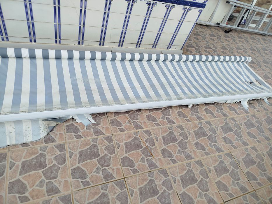 Toldo com 3mx2m precisa reparar tecido