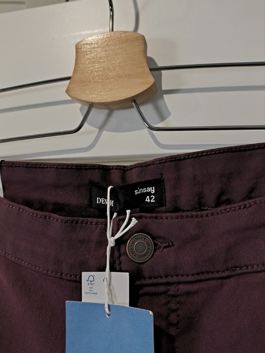 Jeansy damskie Sinsay śliwka/burgund rozmiar XL