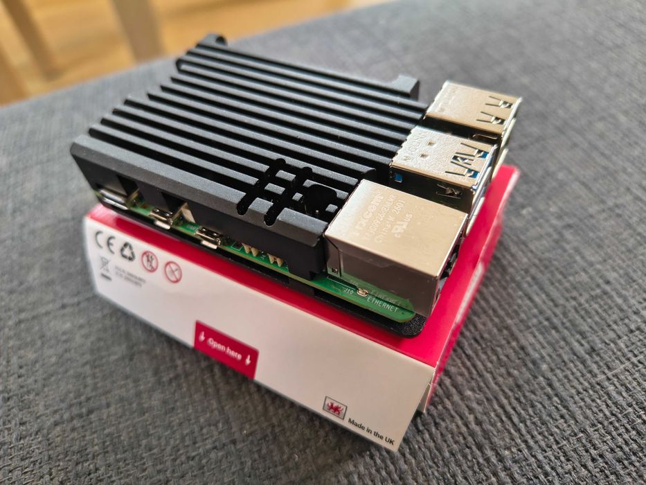Raspberry Pi 5 1GB / pasywne chłodzenie / SanDisk Extreme 128GB