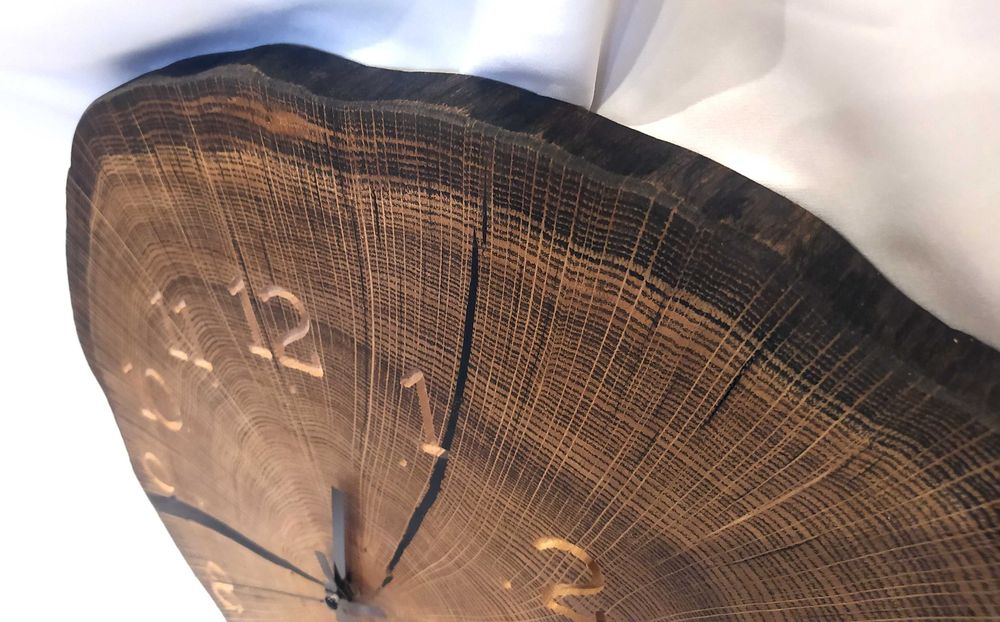 Zegar ścienny plaster dębowy żywica dąb olej czarny prezent