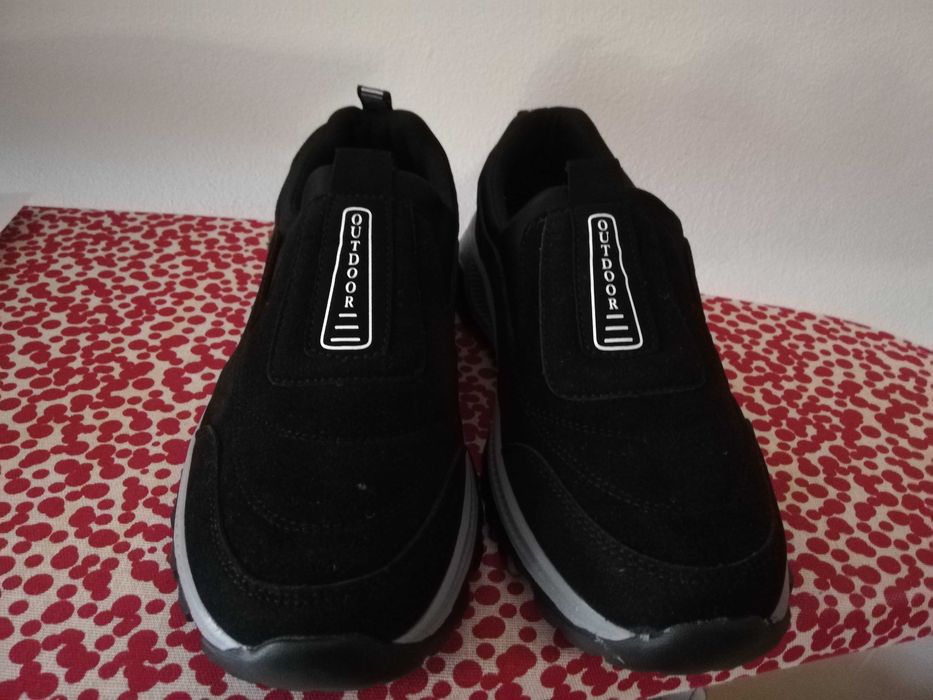 Sapatos pretos tam.41