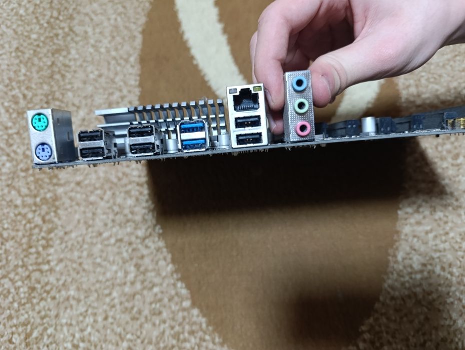 Материнская плата Gigabyte AM3 сокет ддр3