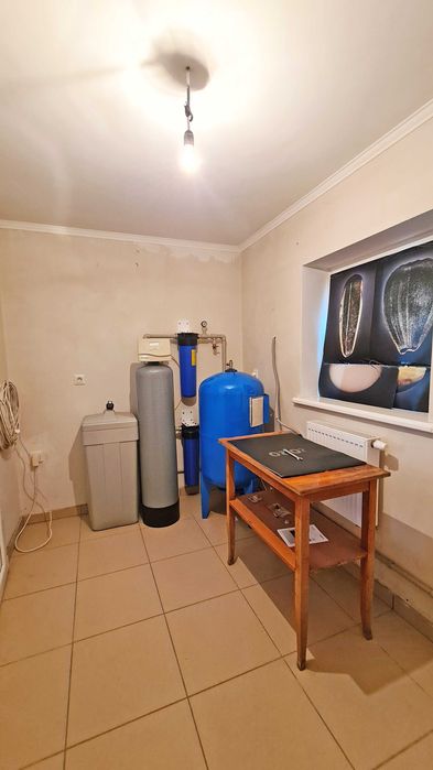 Будинок в с. Погреби  з газом і генератором з сучасним ремонтом