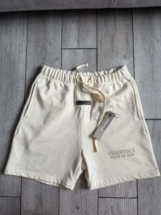 Шорти essentials S
