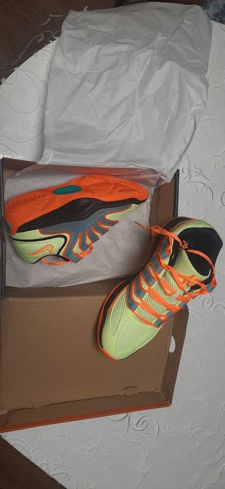 Кросівки Nike KD 18. Розмір 44 міняю на 45.