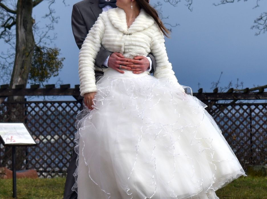 Piękna bufiasta suknia ślubna