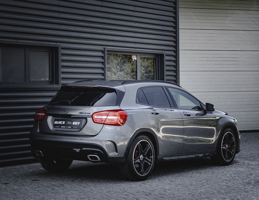 Mercedes-Benz GLA 220 d AMG  177cv (7G-DCT) SILVER MOTION