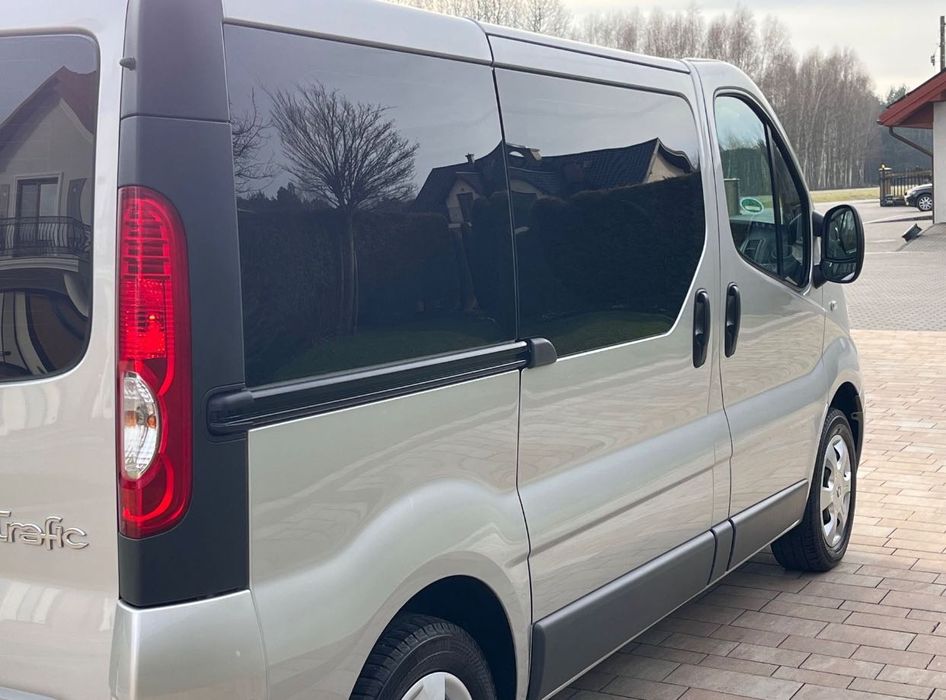 Renault Trafic 2012р 2.0 дизель пасажир 9 місць