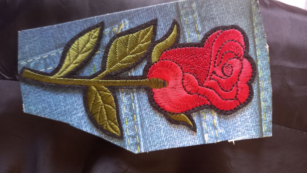 patch / remendo em forma de rosa