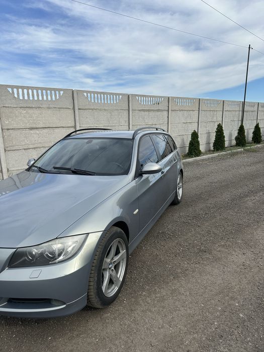 Продам BMW E91 320i