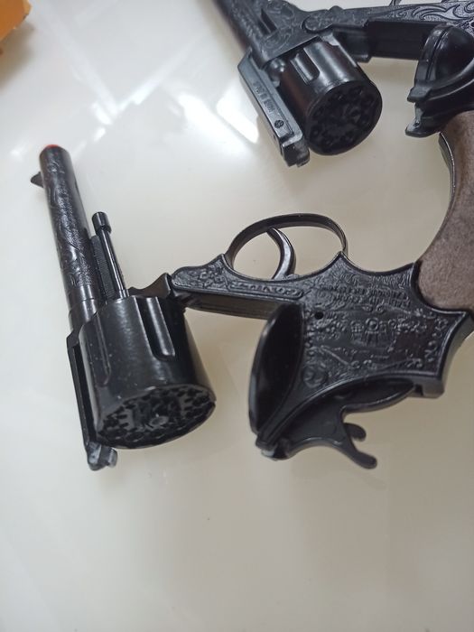 Antigas Pistolas Fulminantes cowboy