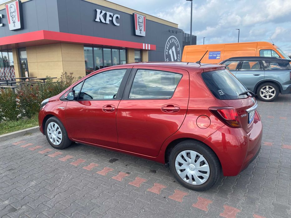 toyota yaris hybrid