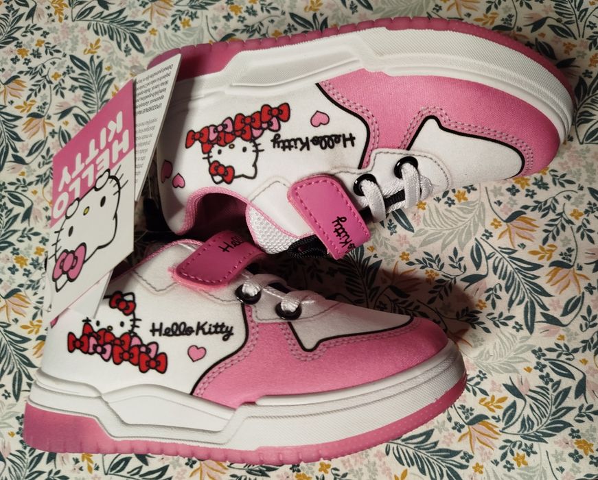 Buty dla dziewczynki Hello Kitty ze świecąca podeszwą rozmiar 26 Nowe
