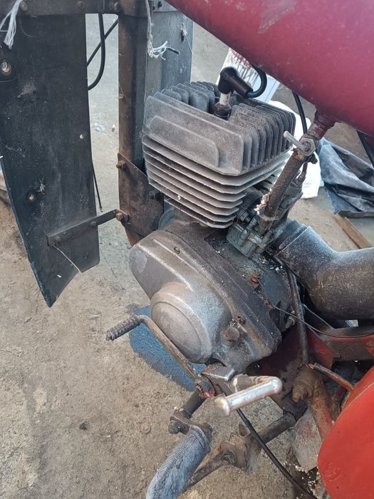 Мотор на мотоцикл минск 125 12 вольт.