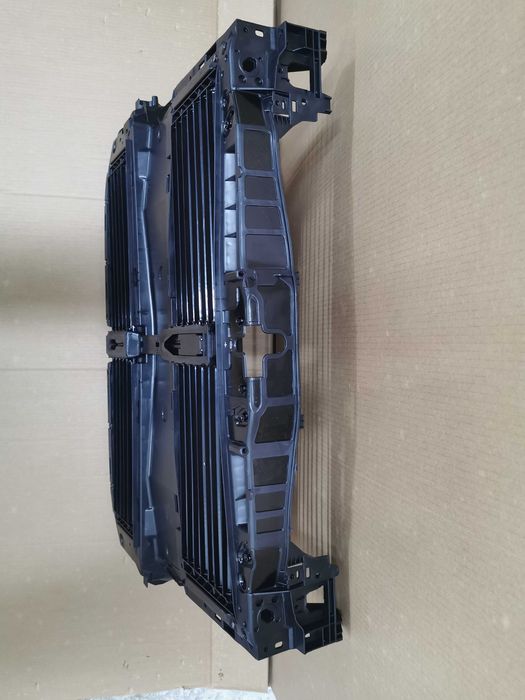Телевизор панель радиатора с жалюзи Ford Escape MK4 2020