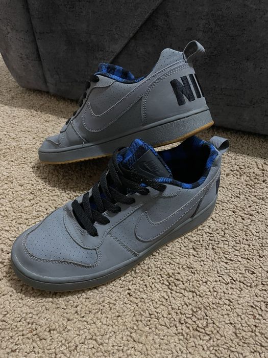 Кросівки nike сірі