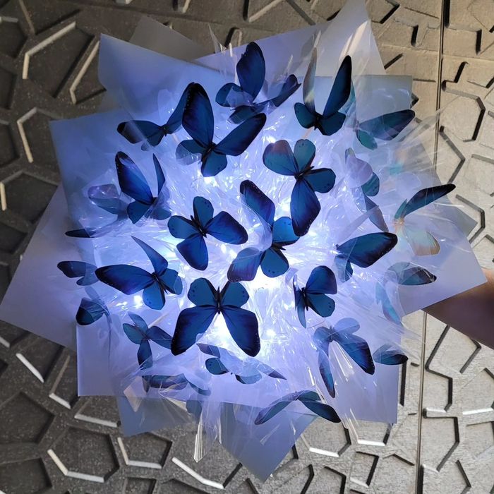 Букети з метеликів