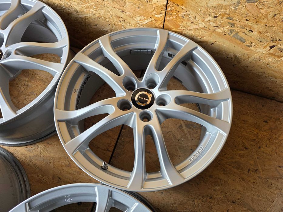 [1312] Felgi aluminiowe 17 cali 5x108 et50 7,5Jx17 Volvo