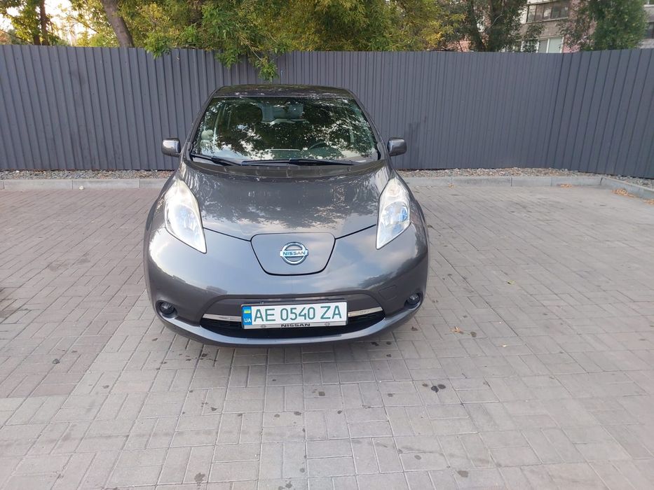 Продам Nissan Leaf 2013