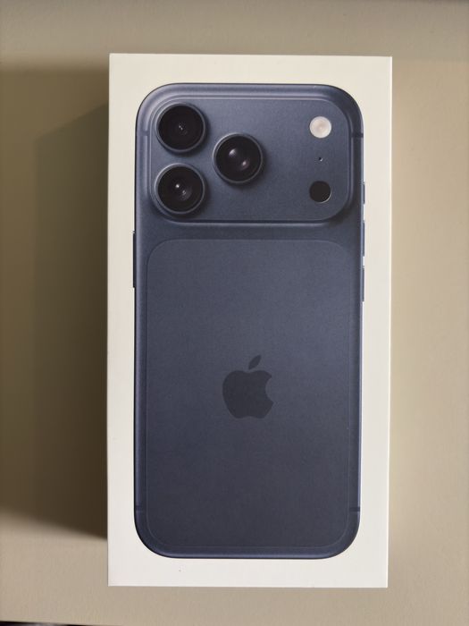 iPhone 17 Pro Deep Blue 256GB - 1349€ na apple store - Selado
